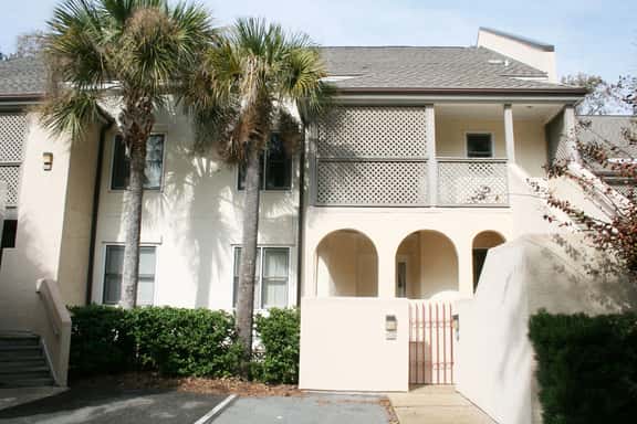 196 Colonnade Club | 3 Bedroom | Walk to Beach | Pool on Site | STR #026046 - Image 1
