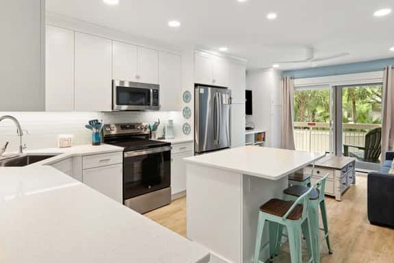102 Breakers | Beautiful Oceanside Villa | Walk to Activities | STR #075024 - Image 1