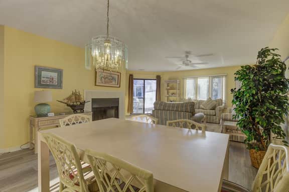 196 Colonnade Club | 3 Bedroom | Walk to Beach | Pool on Site | STR #026046 - Image 4