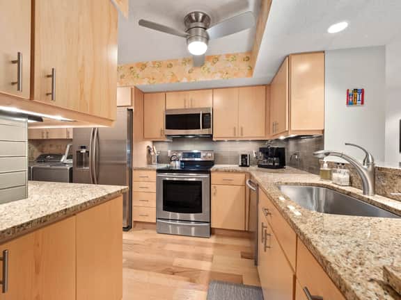 222 Ocean One | 3 bed Oceanside | Pool & Grilling Area on Site | STR #025715 - Image 4
