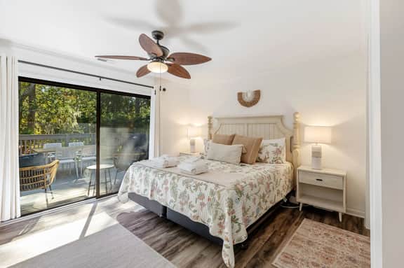 1106 Tennismaster | 3 Bed Townhouse | Walk to Beach | Pool | STR #025615 - Image 2