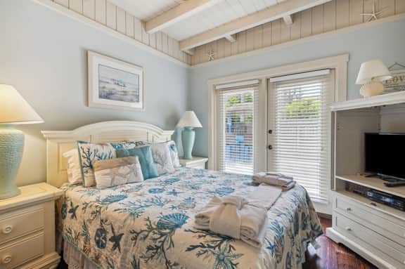 15 Bittern Street | Cozy Home with Cottage & Pool | 4th Row | STR #028425 - Image 5